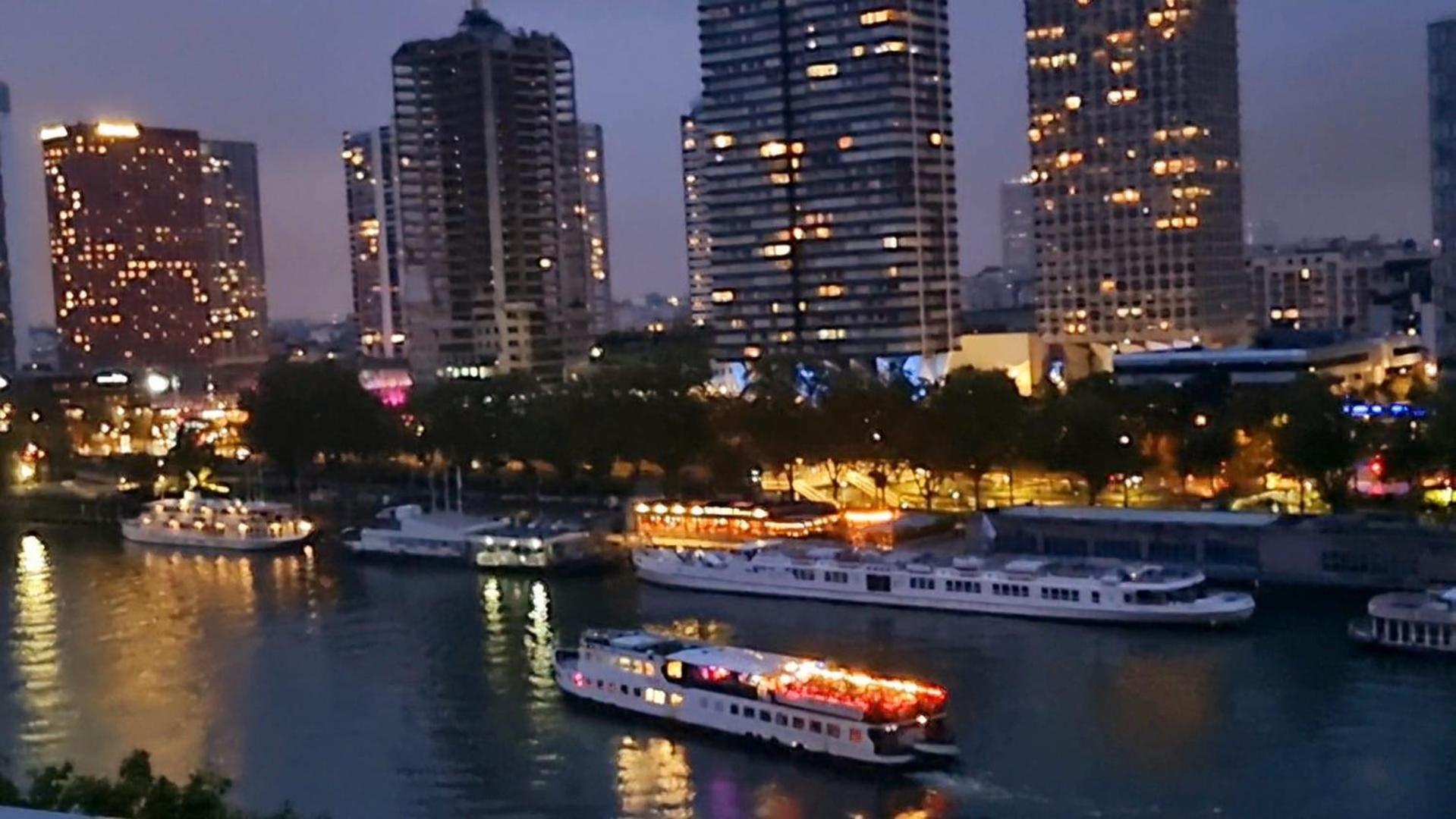 Appartement Vue Tour Eiffel Paris 16 Eme מראה חיצוני תמונה